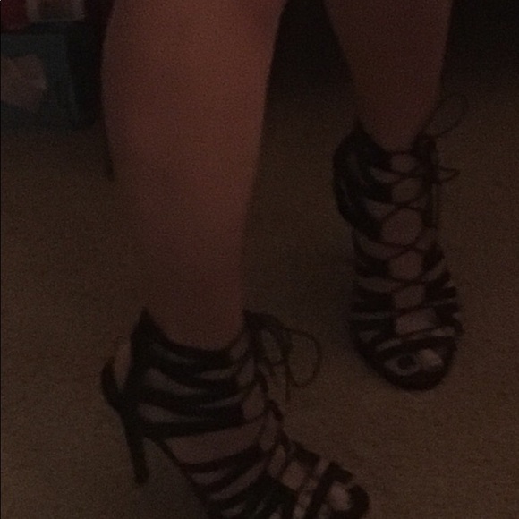 Size 7 - Picture 4 of 6